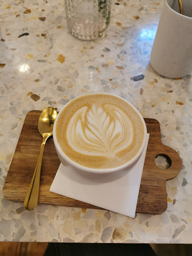 Comentarii opinii despre Yollie - Popice Café & Concept Store