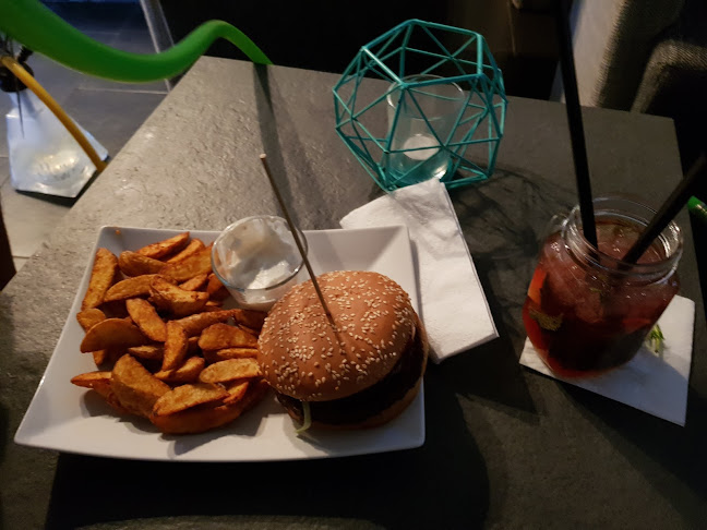 Bani's Lounge - Gastronomie und Hotellerie