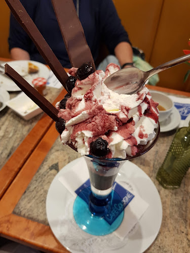 Opinii despre Cafe Riese Köln în Köln - Gastronomie und Hotellerie