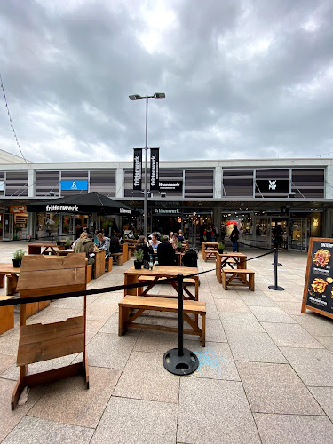 An d. Vorburg 1, 38440 Wolfsburg