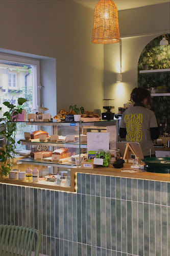 Comentarii opinii despre maima Lounge CAFÉ & YOGA