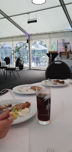 Opinii despre Cafe-Restaurant Golfclub Dütetal în Lotte - Gastronomie und Hotellerie