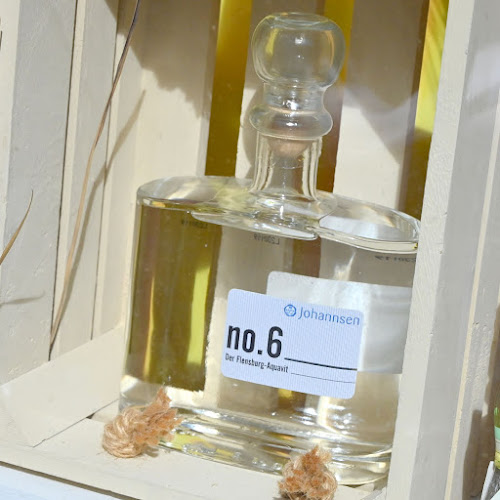 Johannsen Rum & Johannsens Hökerei: Rum aus der traditionellen Manufaktur Johannsen in Flensburg - Flensburg