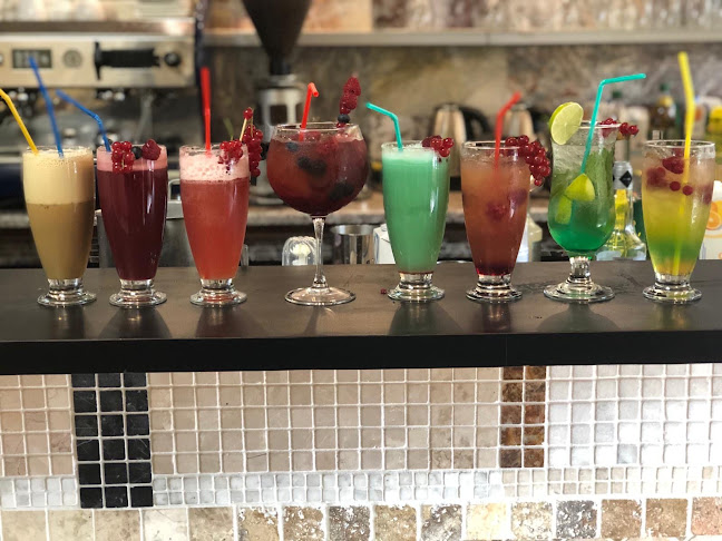 La Sude Cafe & Restaurant