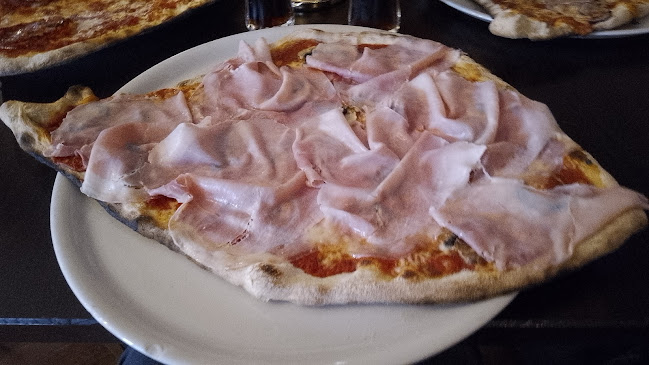 Trattoria Pizzeria Amici - Gastronomie und Hotellerie