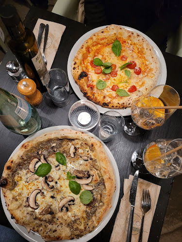 Opinii despre SOLO - Pizza Napoletana Biologica în Kassel - Gastronomie und Hotellerie