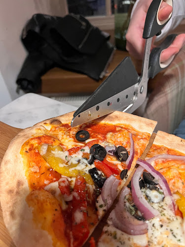 Comentarii opinii despre Piccanti, Cafe, Pizzeria, Bar Restaurant