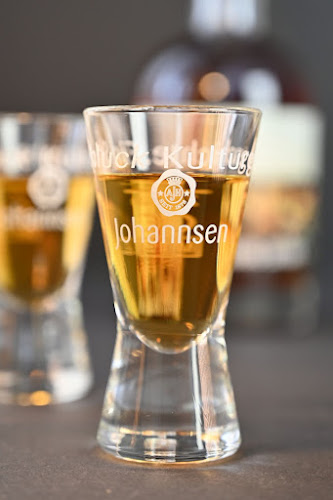 Johannsen Rum & Johannsens Hökerei: Rum aus der traditionellen Manufaktur Johannsen in Flensburg - Gastronomie und Hotellerie