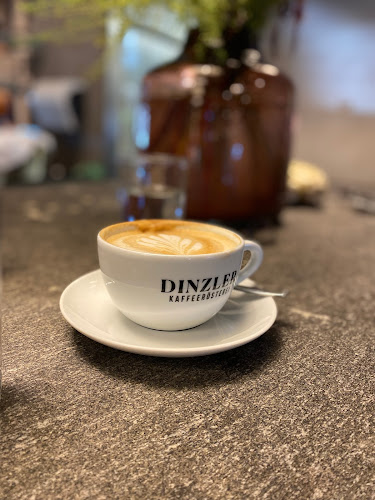 Opinii despre DINZLER Hochstrass în Raubling - Gastronomie und Hotellerie