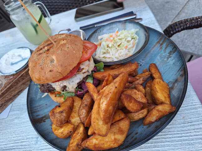 Hilli’s - grill & bar