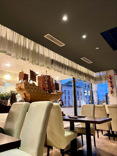 LoewenCenter GmbH, Hauptstraße 157, 51465 Bergisch Gladbach