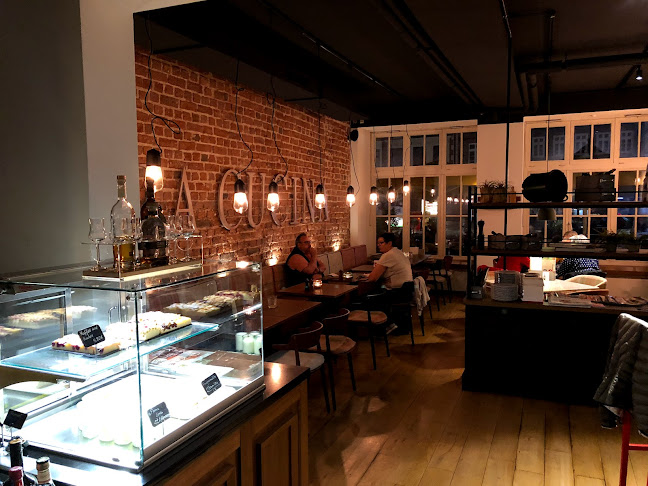 Piccanti, Cafe, Pizzeria, Bar Restaurant - Gastronomie und Hotellerie