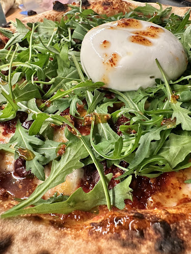 Comentarii opinii despre Jomo's Pizza Paradise