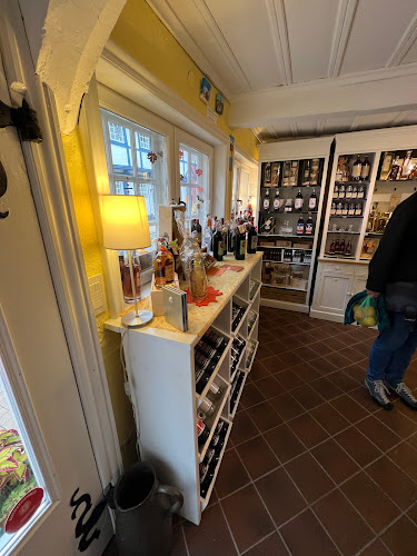 Johannsen Rum & Johannsens Hökerei: Rum aus der traditionellen Manufaktur Johannsen in Flensburg - Gastronomie und Hotellerie