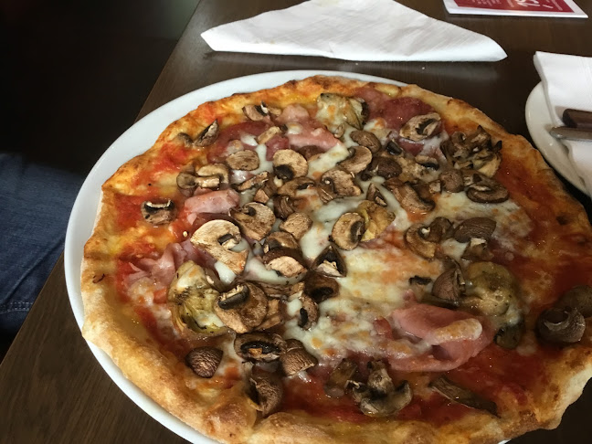 Holzofenpizzeria Sassi di Matera