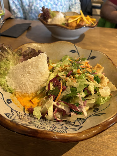 Comentarii opinii despre Nhi Deli