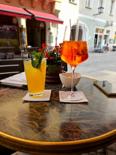 Chin-Chin Bar - Gastronomie und Hotellerie