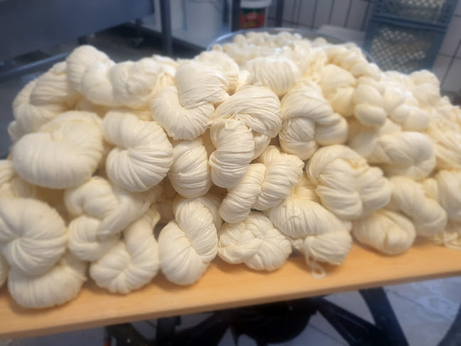 Opinii despre ألبان وأجبان بارودي Baroudi Käserei în Kassel - Gastronomie und Hotellerie