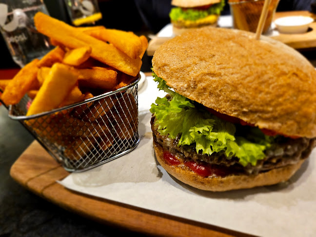 Opinii despre Burger Bank în Kiel - Gastronomie und Hotellerie