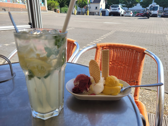 Opinii despre Eiscafé Venezia în Taunusstein - Gastronomie und Hotellerie