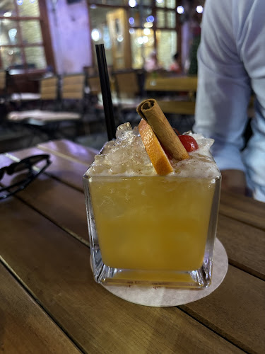 Hangover Cocktailbar & More