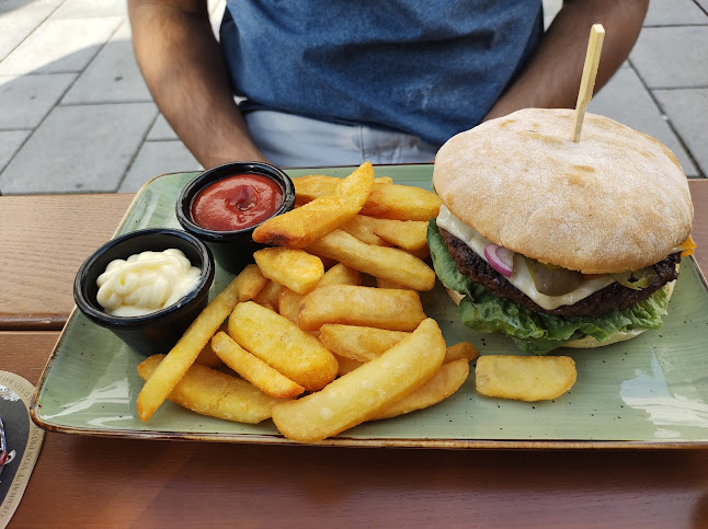 Bistrot Twenty - Gastronomie und Hotellerie