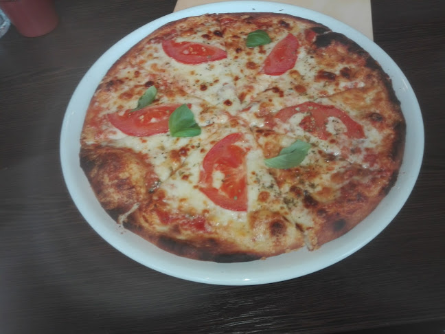 Pizzeria Funghi 4 - Gastronomie und Hotellerie