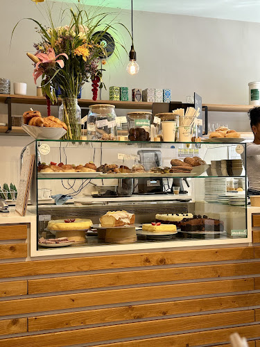 Comentarii opinii despre BIRDIE & CO. Deli · Café