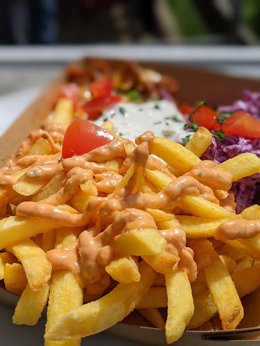 Opinii despre Familienbiergarten "Zum Anglerpark" în Weiterstadt - Gastronomie und Hotellerie