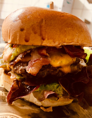 BOTTLES‘N‘BURGERS - Gastronomie und Hotellerie