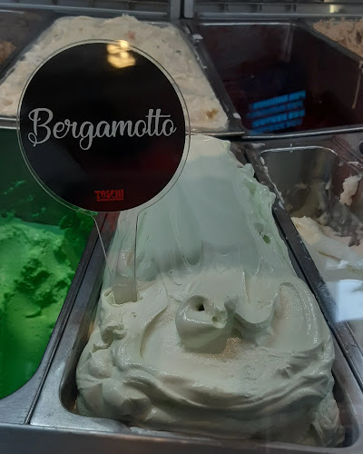 Eiscafé Del Longo - Gastronomie und Hotellerie