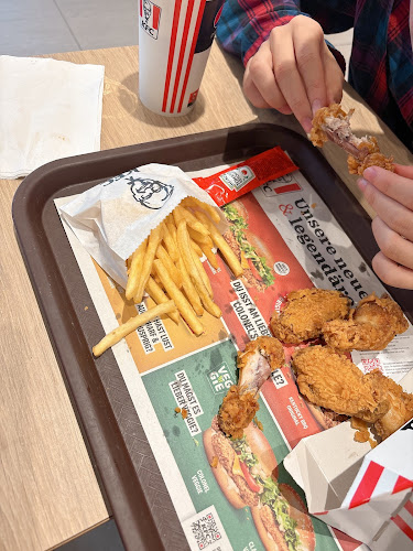 Opinii despre Kentucky Fried Chicken în Berlin - Gastronomie und Hotellerie