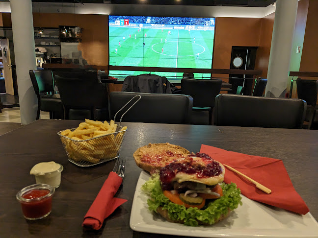 Opinii despre Falstaff Restaurant und Sportsbar în Leipzig - Gastronomie und Hotellerie