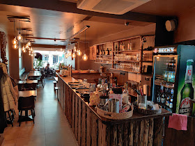 Madami - Mom's Vietnamese Kitchen