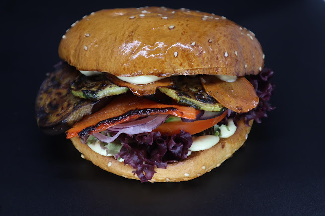 Basement - Burgerhouse und Cocktailbar - Gastronomie und Hotellerie