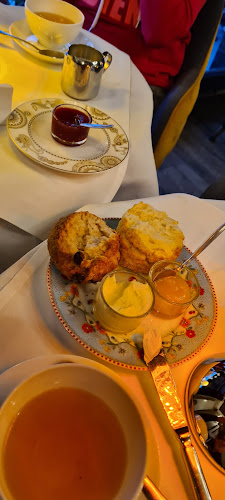 Comentarii opinii despre Eaton Place Café und Tearoom