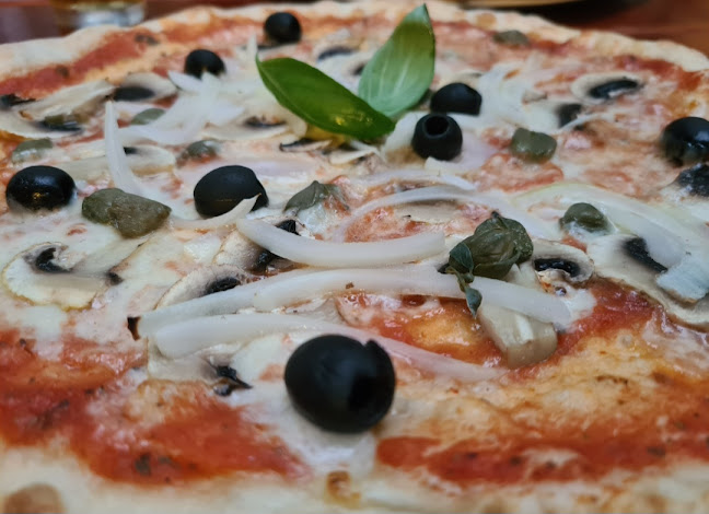 Trattoria Pizzeria "Punto e Virgola" - Berlin