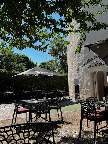 Pizzeria Trattoria La Grotta - Gastronomie und Hotellerie
