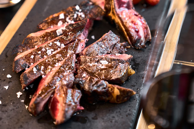 [m]eatery restaurant & botanist bar Hamburg