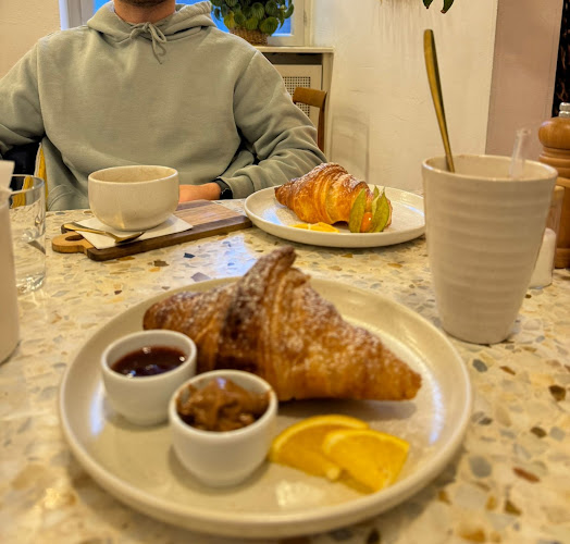 Opinii despre Yollie - Popice Café & Concept Store în Karlsruhe - Gastronomie und Hotellerie