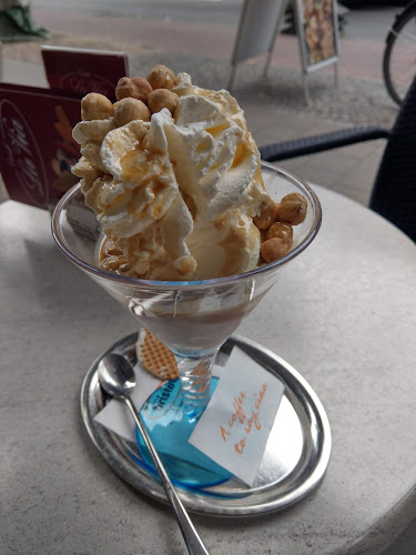 Eiscafé La Via - Gastronomie und Hotellerie