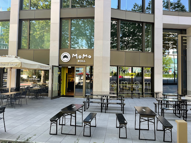 MoMo Roll
