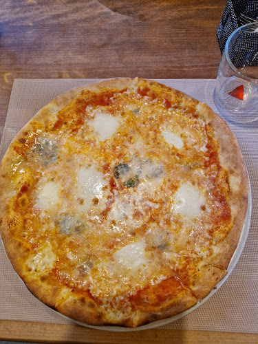 Opinii despre Pizzeria " Zur Laterne " în Attendorn - Gastronomie und Hotellerie