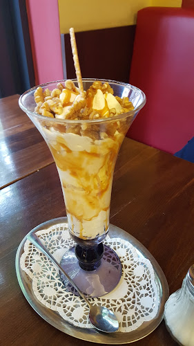 Eiscafé & Konditorei Capri