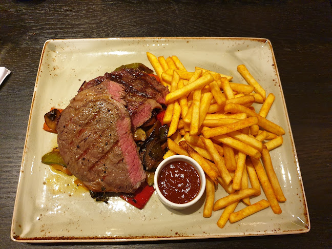 Opinii despre Stadthotel Waldhorn | Restaurant Holz & Feuer în Kirchheim unter Teck - Gastronomie und Hotellerie