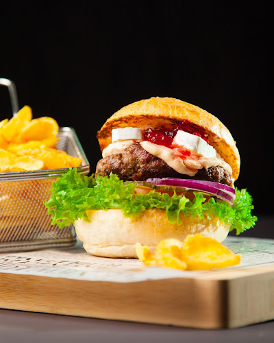 Friend's Burger Saloon