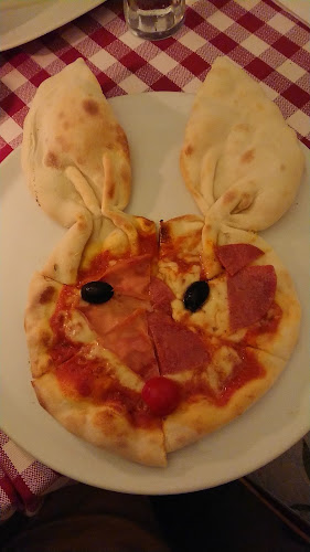 Trattoria Pizzeria "Punto e Virgola" - Gastronomie und Hotellerie