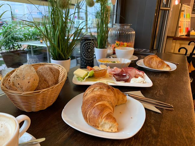 Opinii despre Café Auszeit - Frühstück Hamburg - Kuchen Hamburg în Hamburg - Gastronomie und Hotellerie