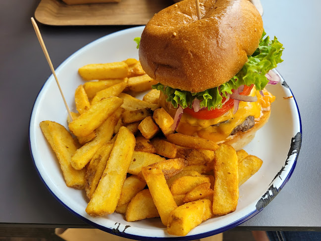 Opinii despre Frittenglück Siegen Oberstadt în Siegen - Gastronomie und Hotellerie