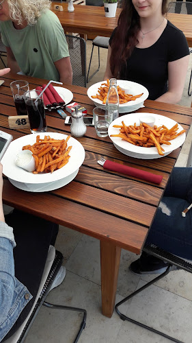 Opinii despre Heckers - Restaurant, Café, Bar în Gründau - Gastronomie und Hotellerie